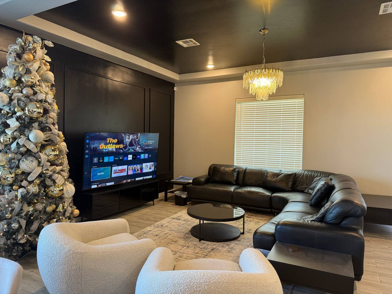 Heated pool| Modern 3 bdrm| Kids Playroom