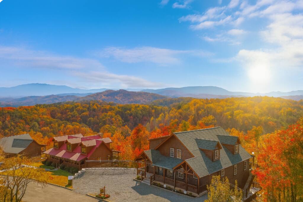 Fall Deals! Lux/Gameroom/Theater/HotTub/Firepit