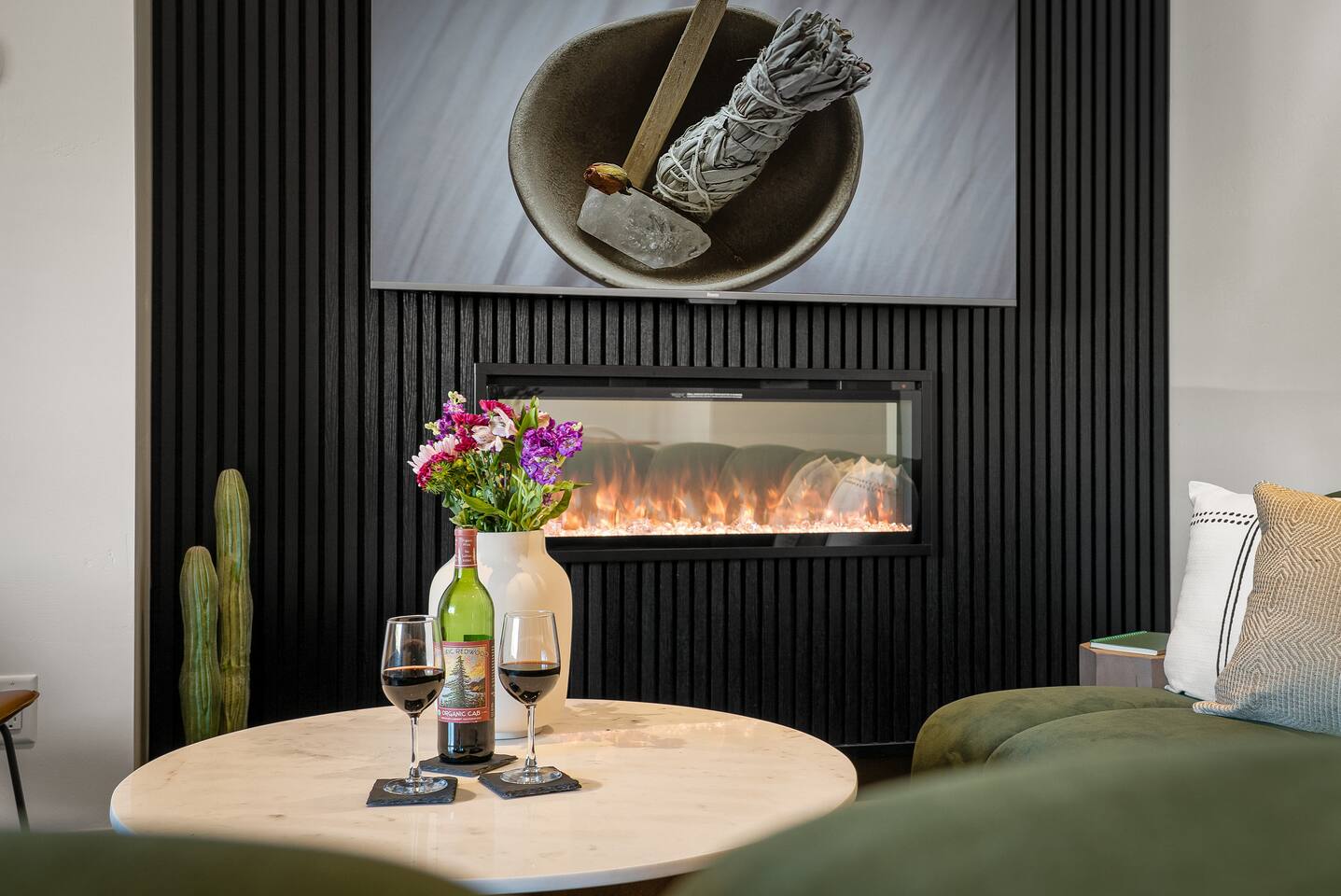 Sage Villa- 3 BR/Fenced yard, fire pit & hot tub!