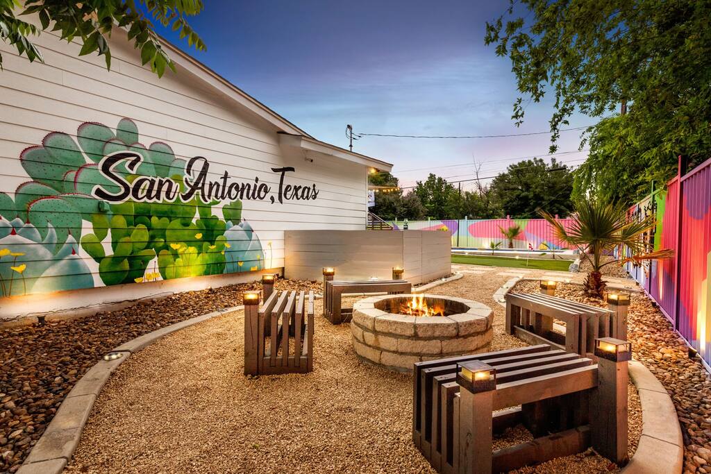 20guests, Arcade, Heated Pool,Golf, FirePit,Murals
