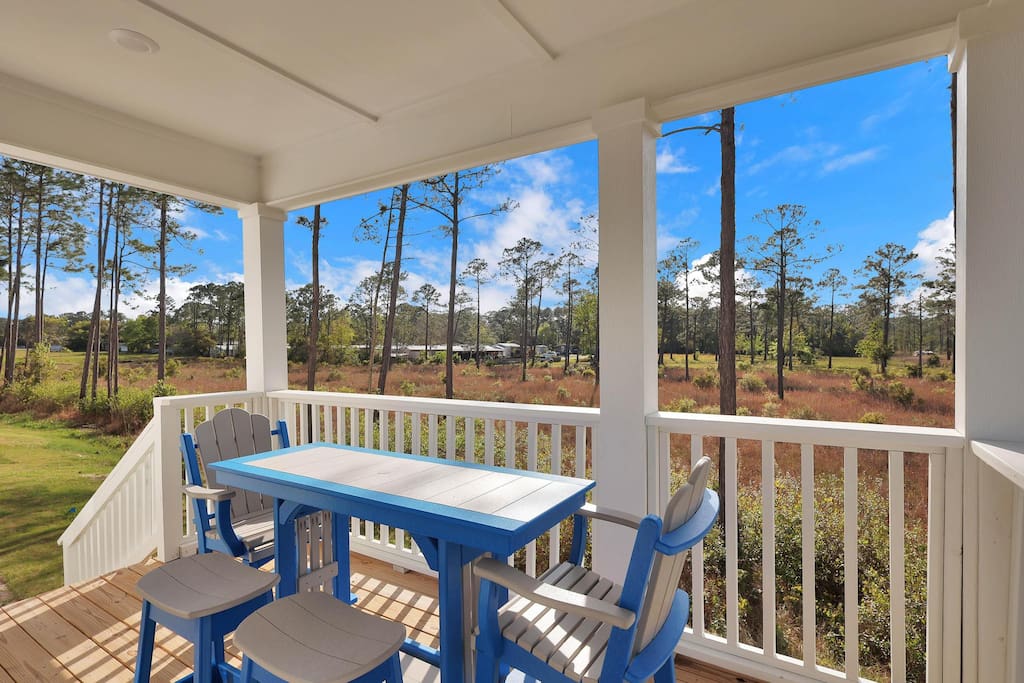 New! Serene Bay Views - Pool - Close to Wharf