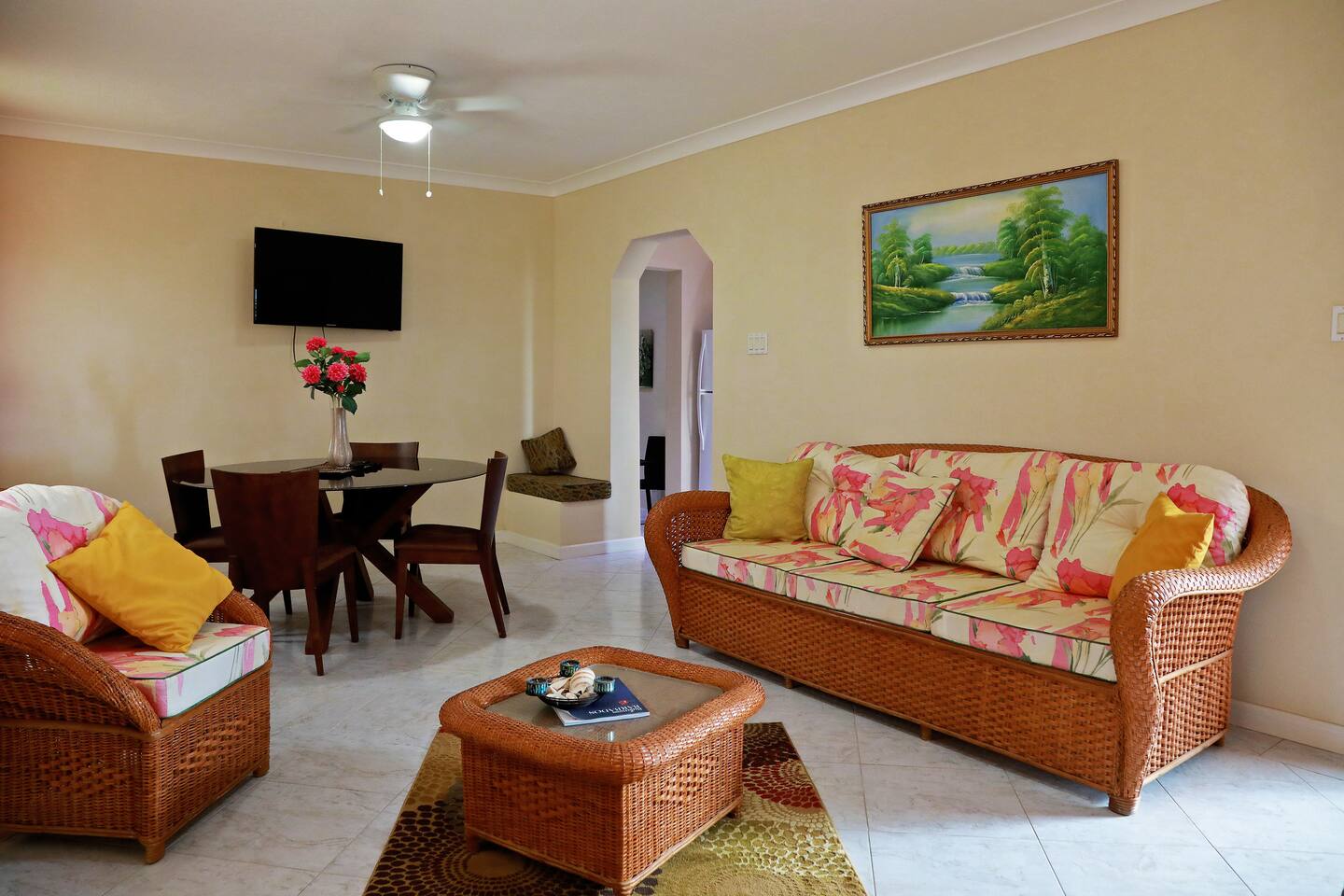 2BR/1BA BeachGetaway 10 Min Drive to Shore Sleeps4