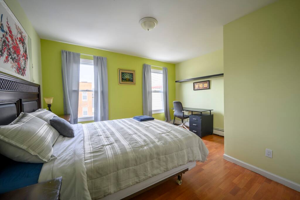 @ Huge 3-bed Journal Square near NYC @