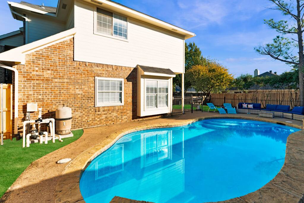 Newly remodeled 5BR w/pool 15 min to DFW airport~