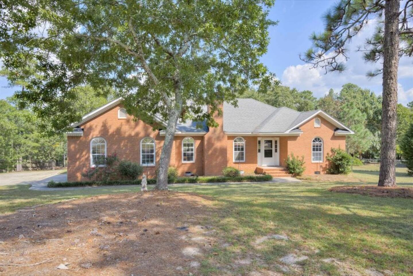 Spacious Home with Fire Pit & Grill