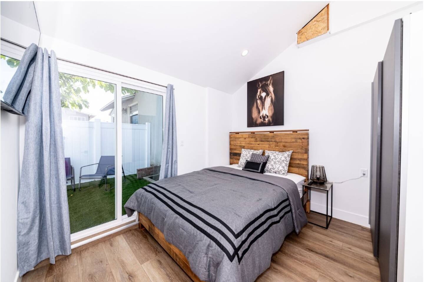 Stellar LA One Bedroom close to Universal