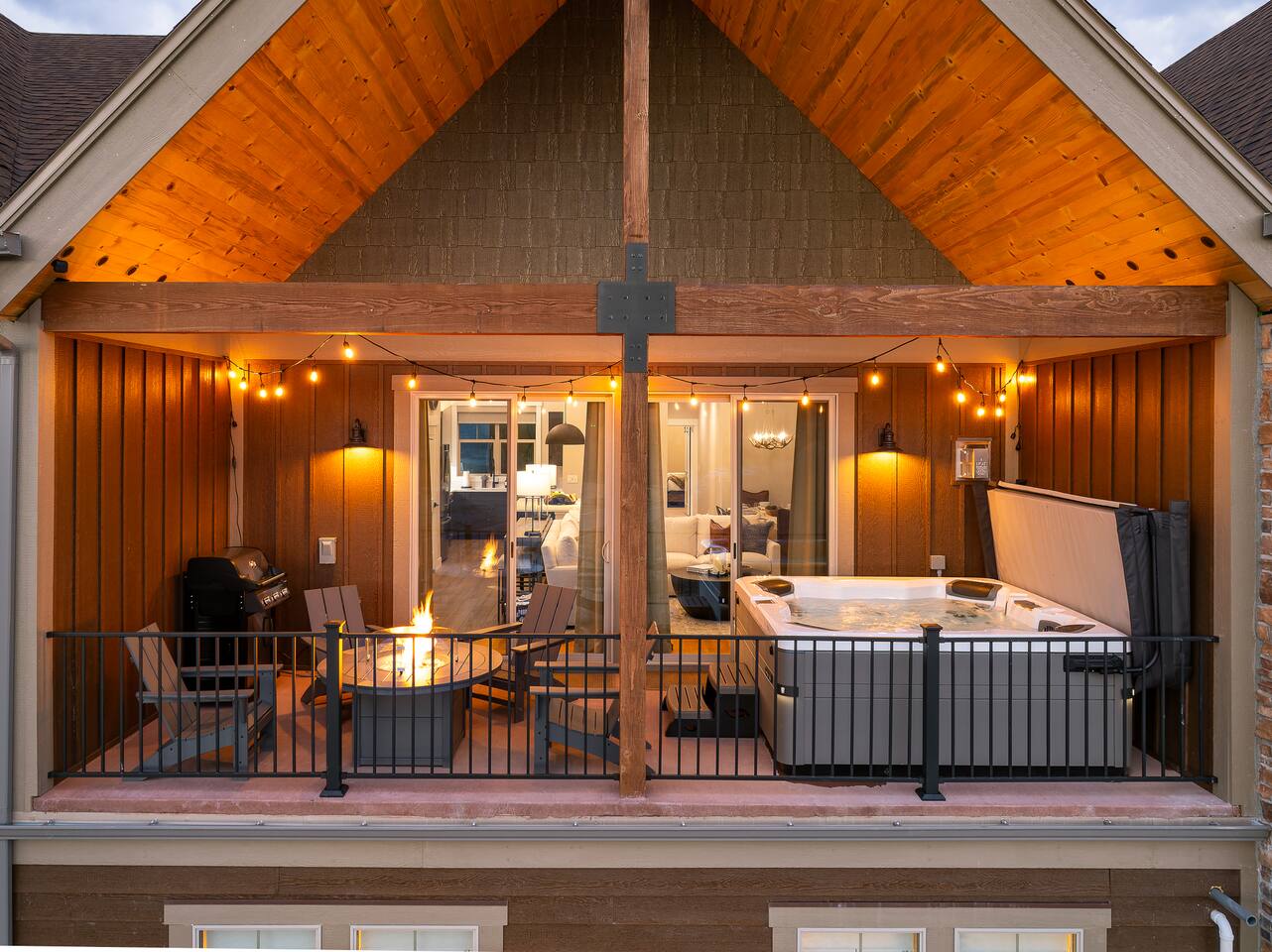 Upscale Mtn Escape w/ Hot Tub, Ski & RMNP Access