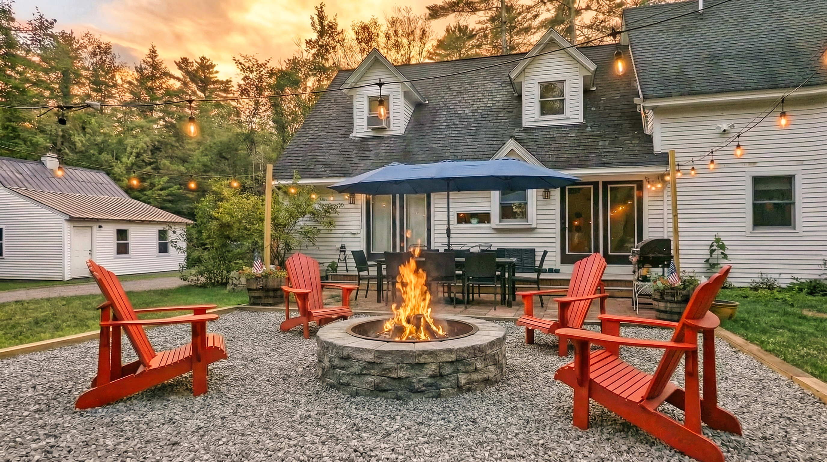 Trails, Kids Loft, Firepit, and Walk to Downtown