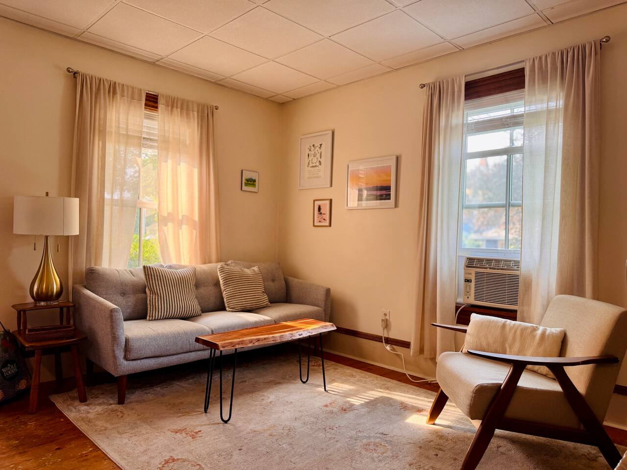 Cozy 1BD in Historic Shelburne