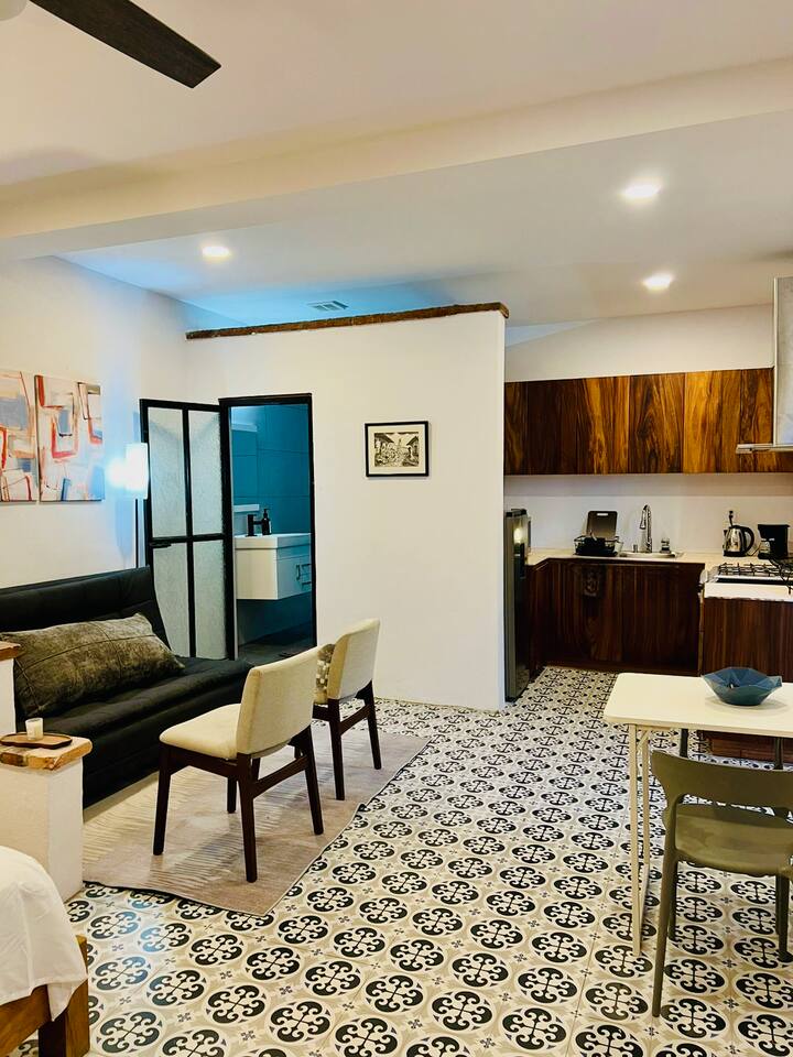 Newly Renovated Studio B1 With Patio Sleeps 4