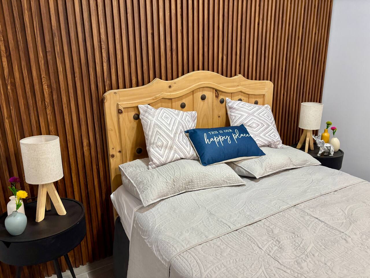 Newly Renovated Studio B2 with Patio Sleeps 2