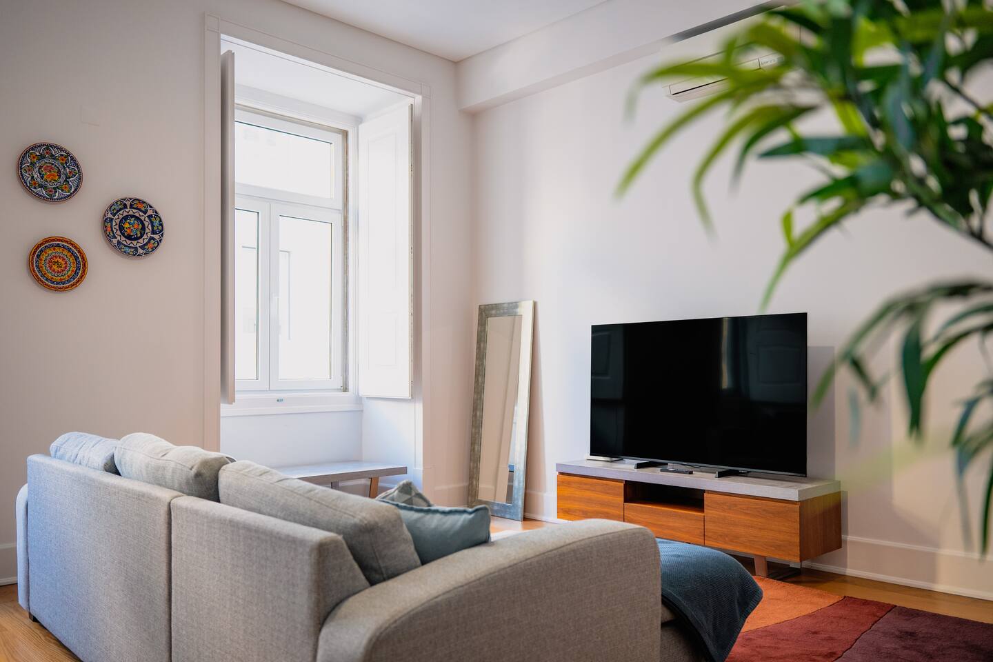 Vibrant Heart of the City 2BR