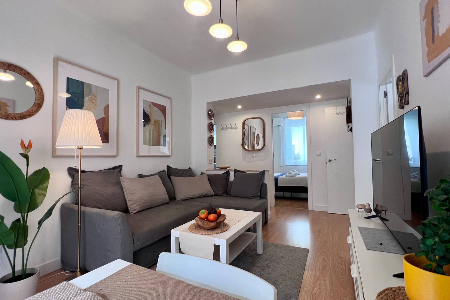 Super Comfy and Homey 4BR Apartment Peachy Stays