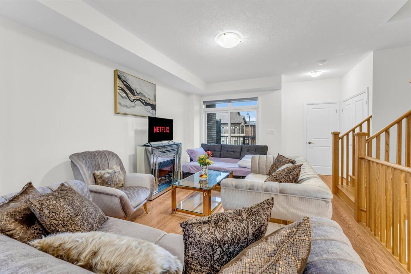 Cozy Escape in Brampton Bliss 5 beds Wi-Fi