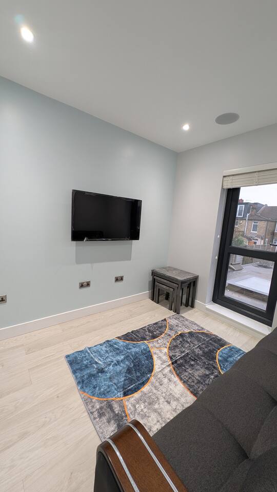 Family-Friendly 3-Bed Apartment in London