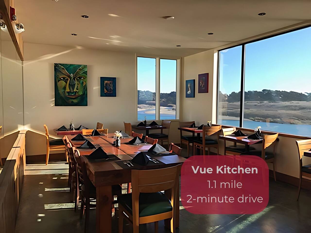 "Stunning views, excellent service, and delicious food! The clam chowder, calamari, and fresh salmon were unforgettable." - John