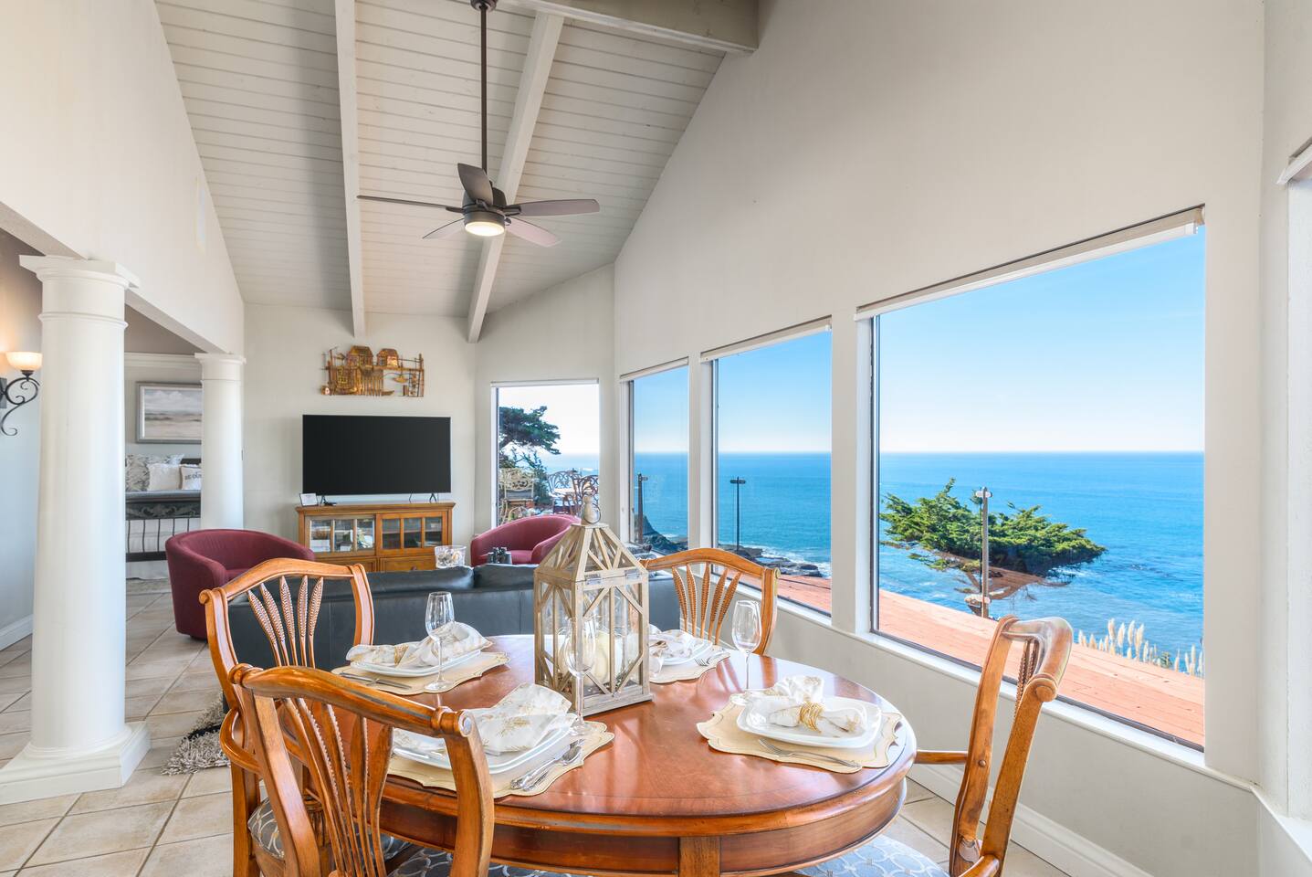 "The dining room was the perfect spot to enjoy our meals. The ocean views were breathtaking, and the table was big enough for the whole family to gather around." - Ernest