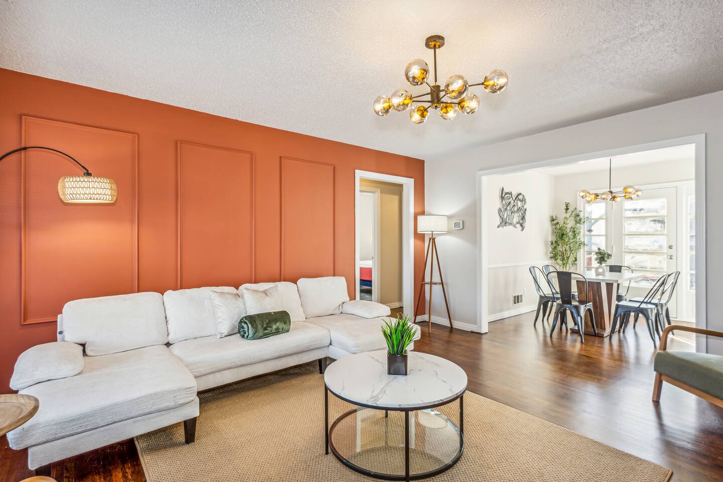 King, Gazebo & Firepit - NearDowntown & Ascension