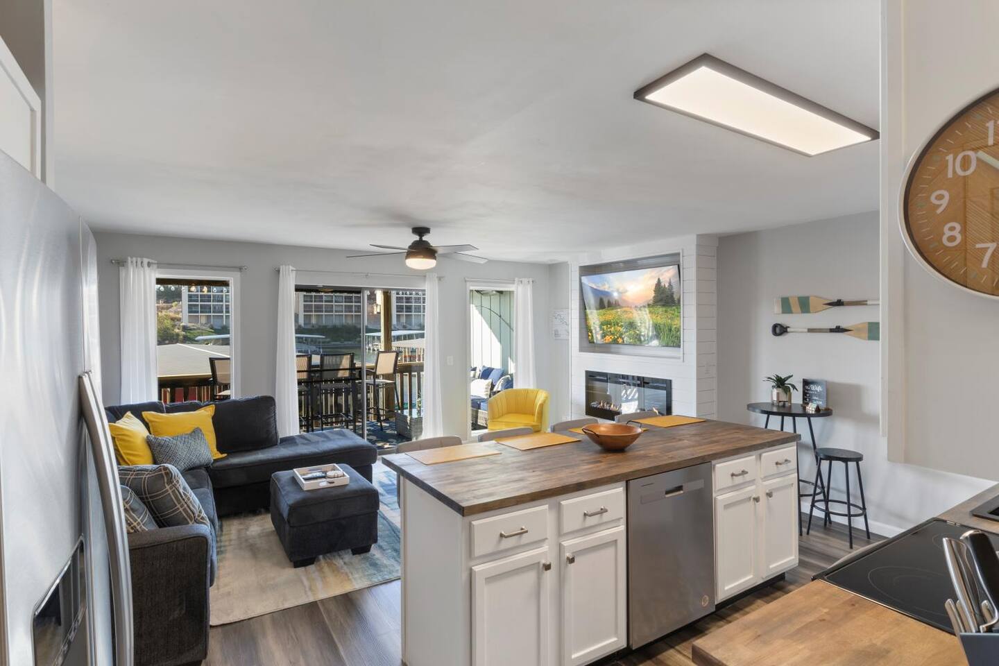 5 Star*Fireplace*Indoor Pool/Hot Tub*Heated Patio