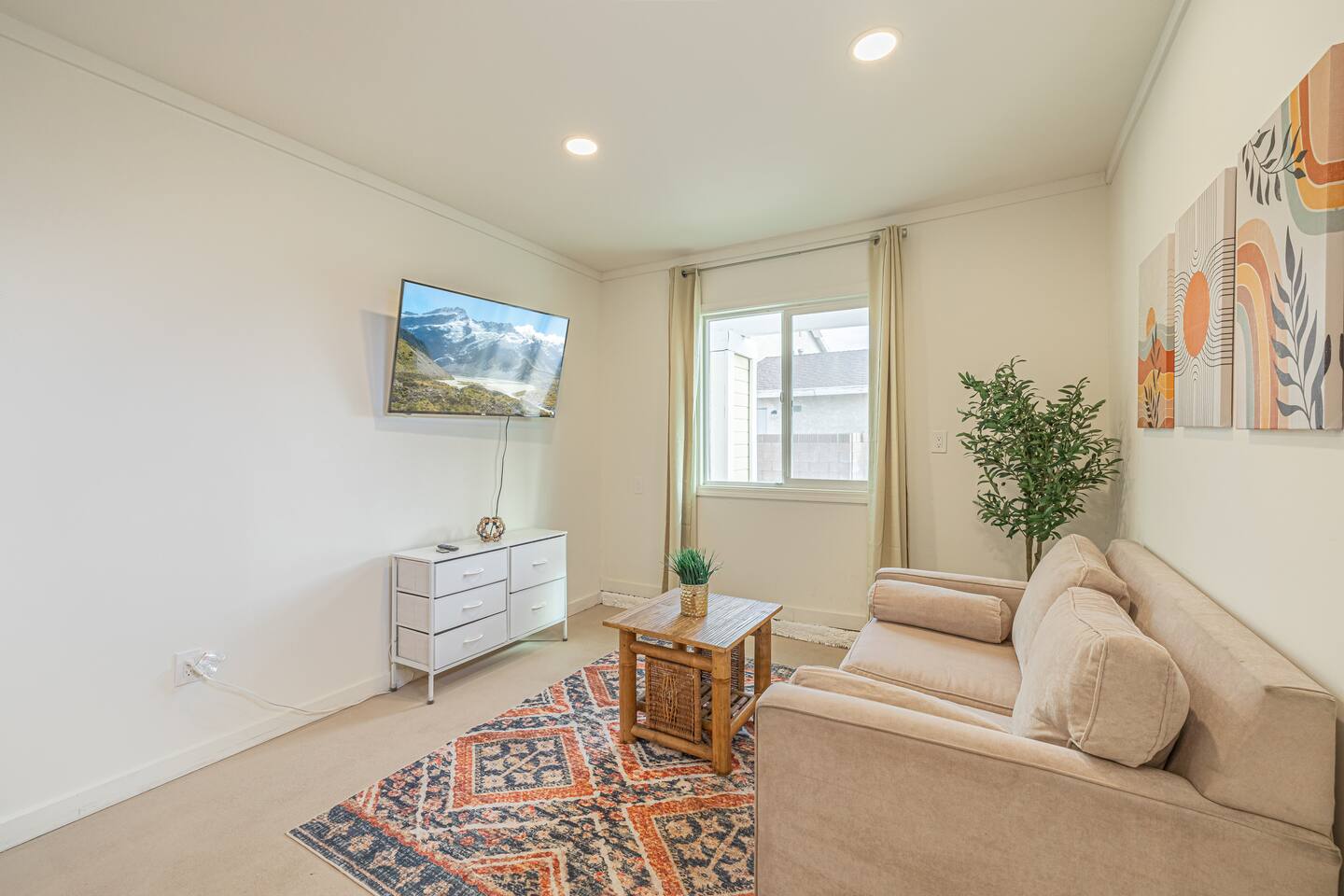 Dreamy Desert 1BD1BR • Close to Shops• Parking