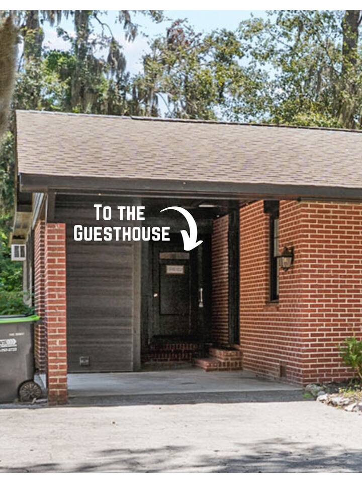 1/1 Cozy Guest House | Shared Amenities and Yard