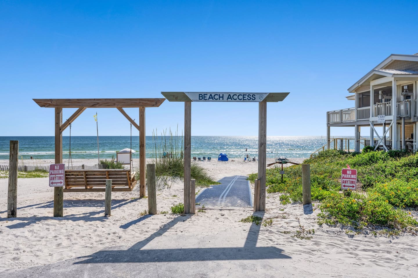 Public beach access, a 3-minute walk