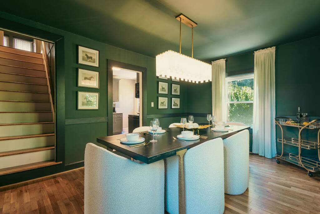 3 BR house walk to Capitol 2.5 mi to Buffalo Trace