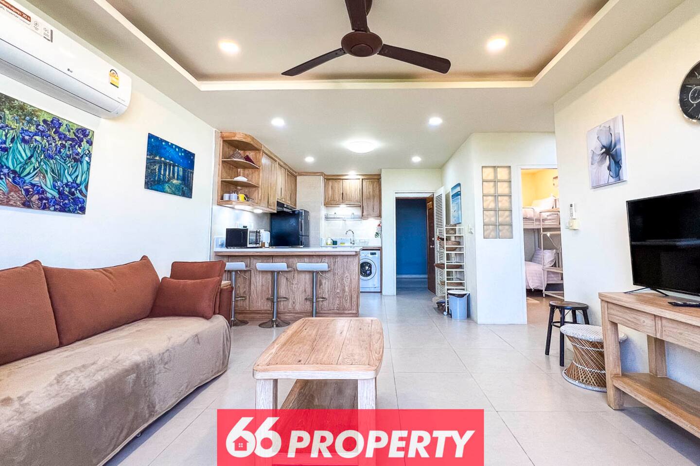 2 Bedroom Apt w/ Nice Views near Train Station