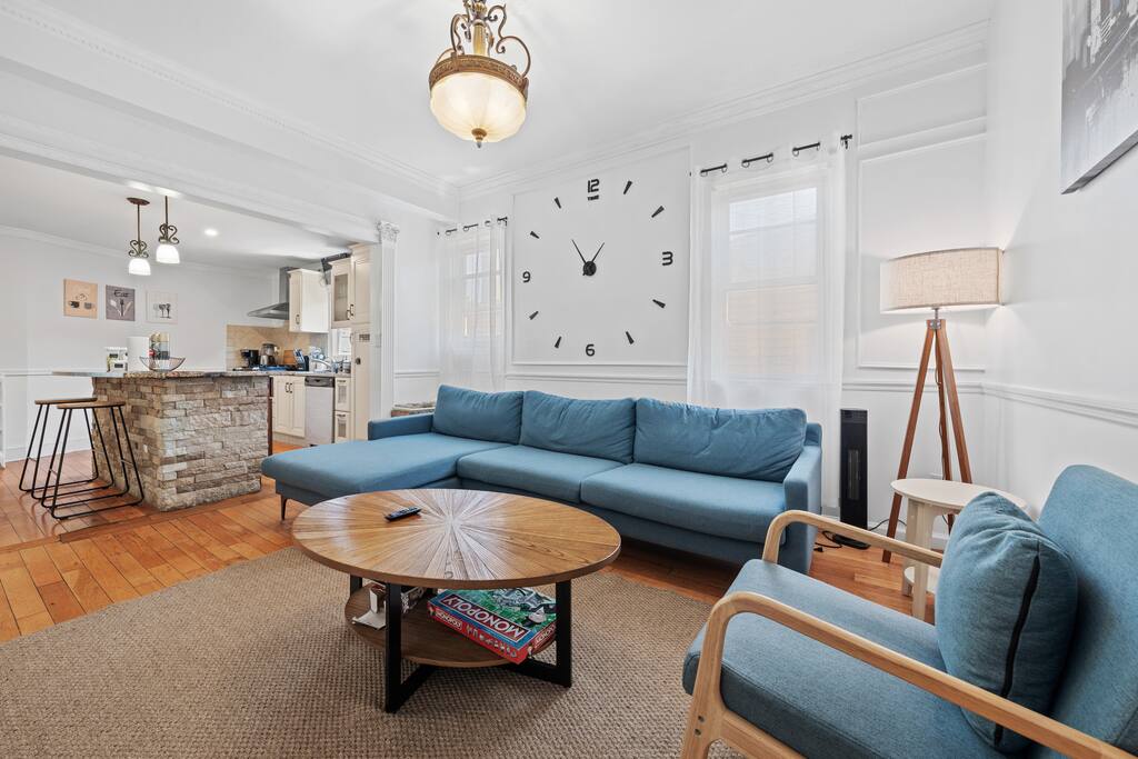 "Stylish apartment w/Free Parking & NYC Nearby"