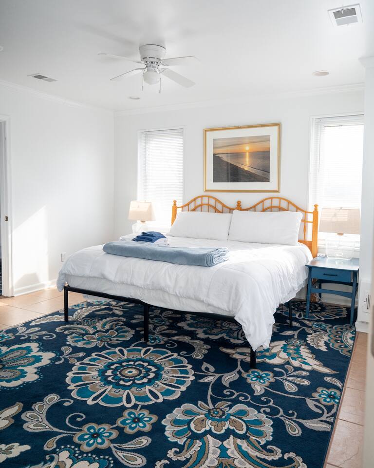 The Beach Loft-rooftop, rent monthly in off-season