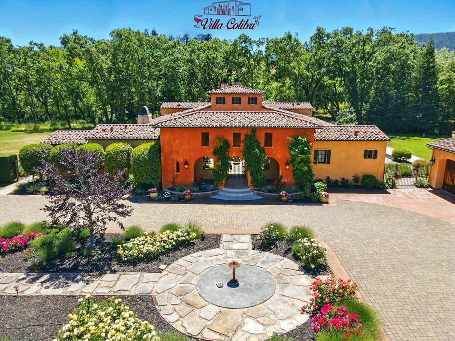 Villa Colibri, by Vinifera Homes