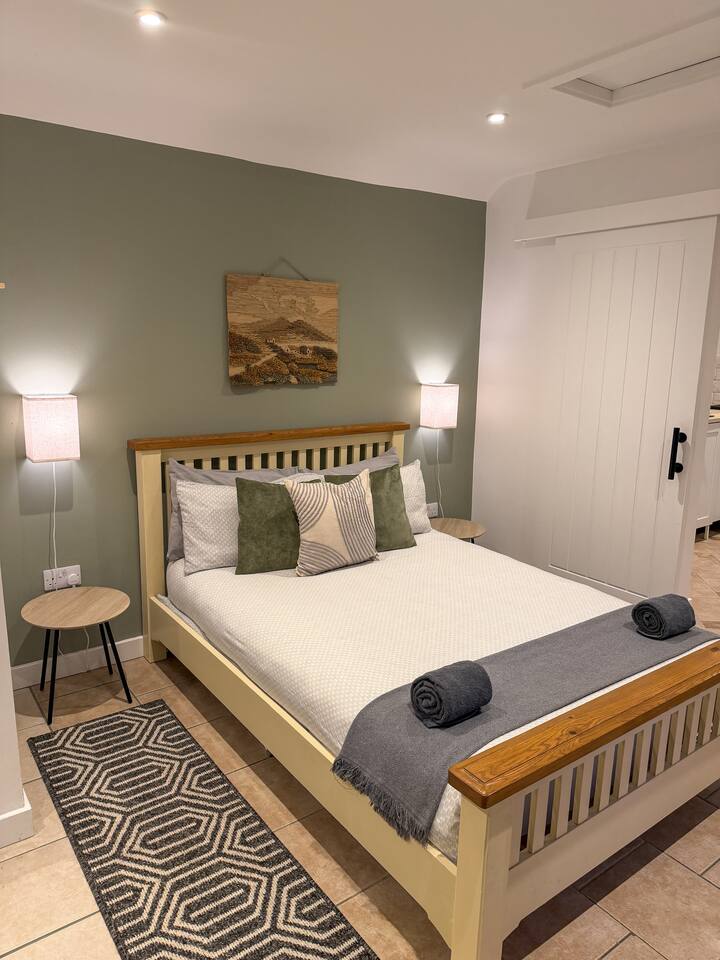 Annex Retreat, sleeps 2 near Gretna, M6Jct45 / A75