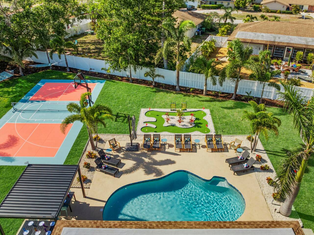 Heated Pool, Pickleball Family Retreat & Mini-Golf