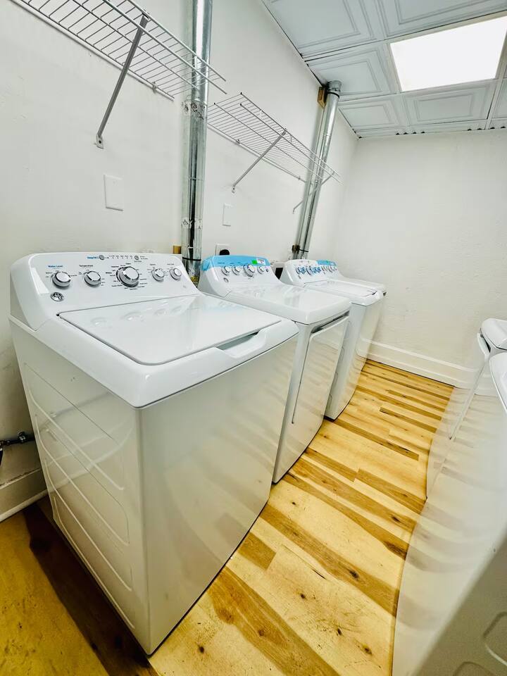 The Cardinal 808 B | KING 1BD/1BA Apt