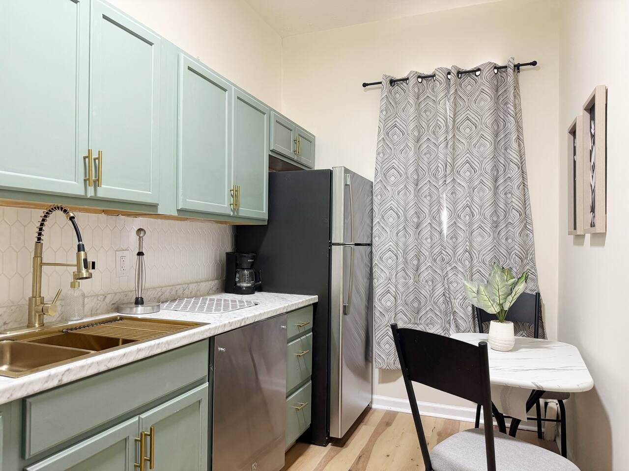 The Cardinal 808 B | KING 1BD/1BA Apt