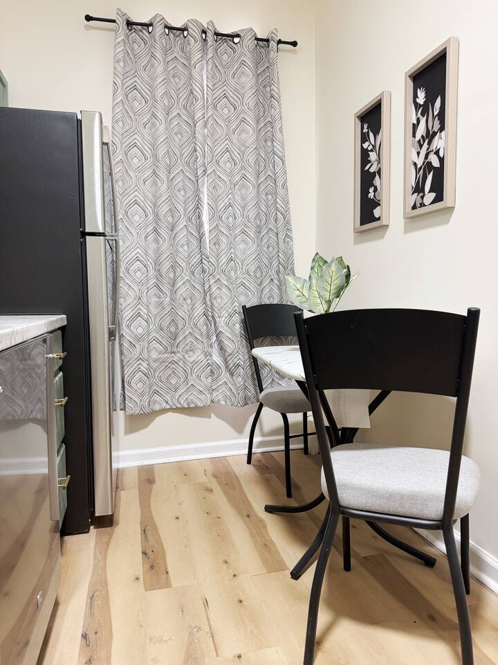 The Cardinal 808 B | KING 1BD/1BA Apt photo 5