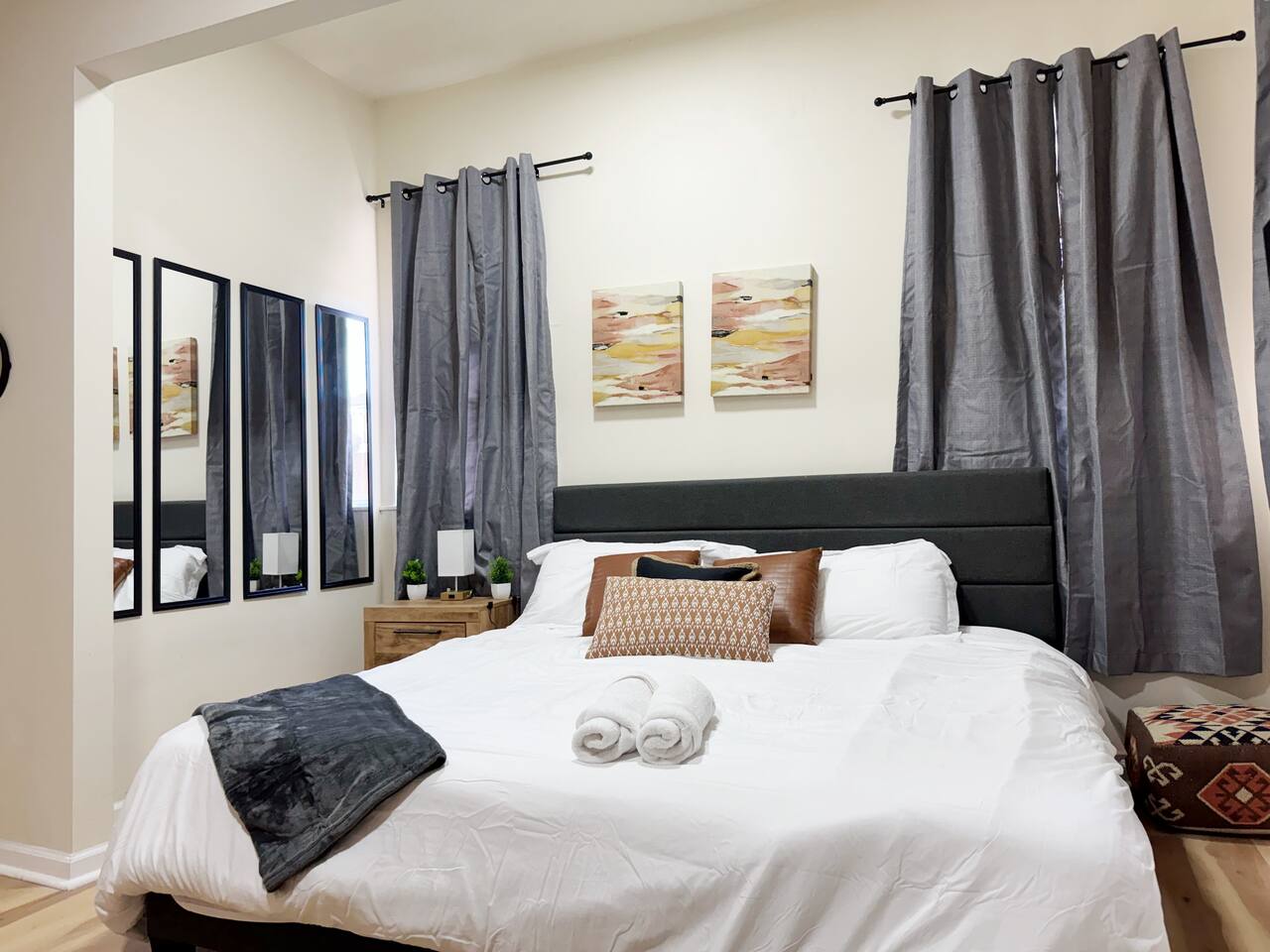 The Cardinal 808 B | KING 1BD/1BA Apt photo 2