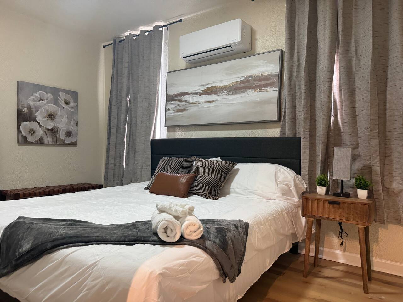 The Cardinal 808 C | KING 2BD/1BA Chic Apt