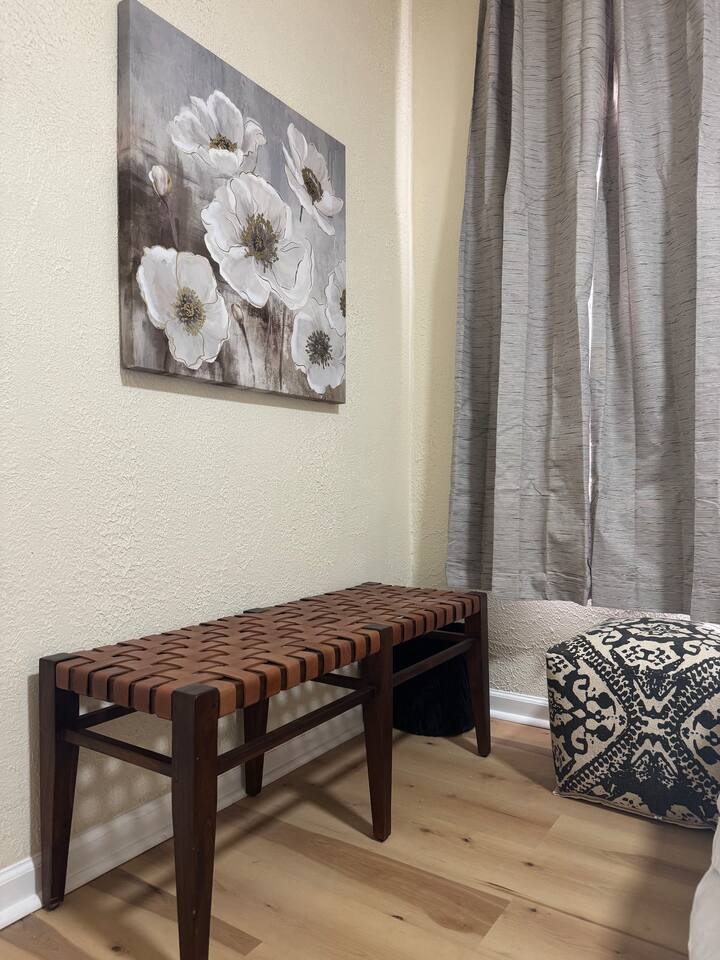 The Cardinal 808 C | KING 2BD/1BA Chic Apt