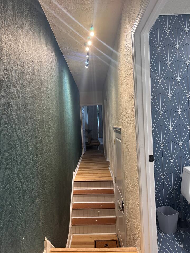 The Cardinal 808 C | KING 2BD/1BA Chic Apt