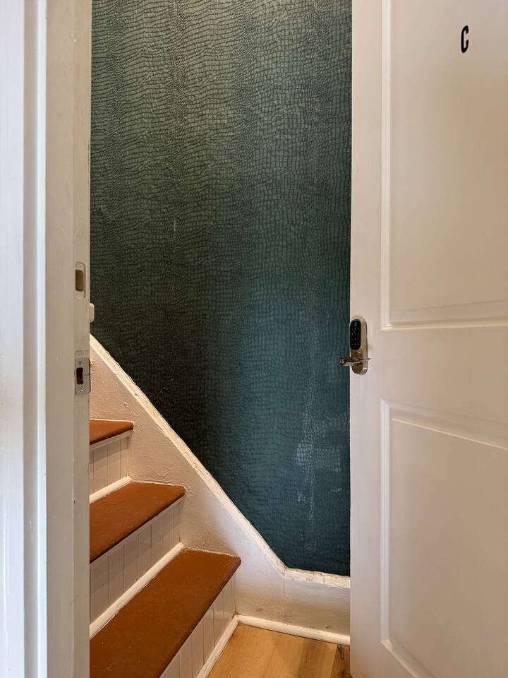 The Cardinal 808 C | KING 2BD/1BA Chic Apt