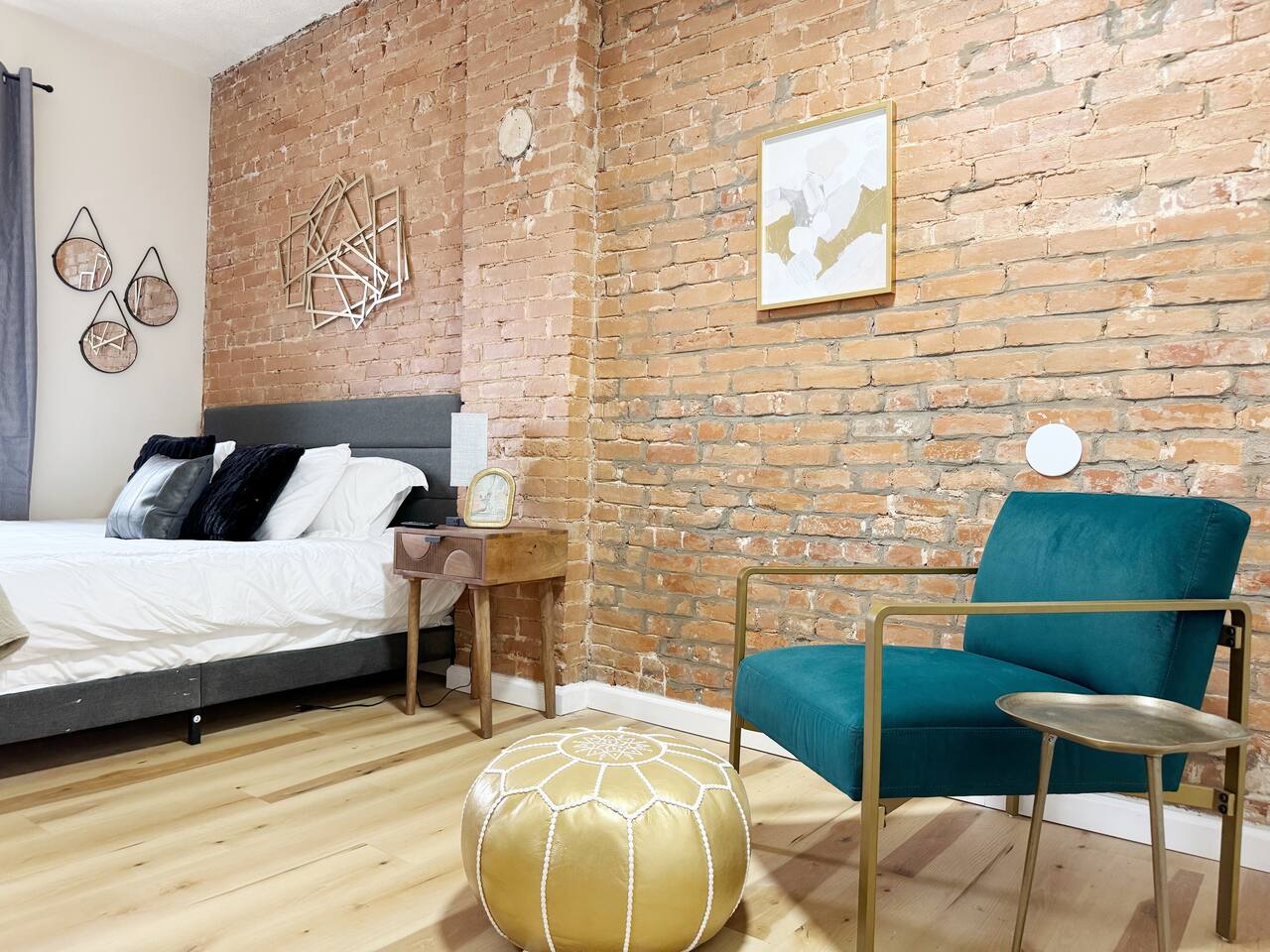 The Cardinal 810 D | 3BD/1BA Centrally Located Apt photo 4