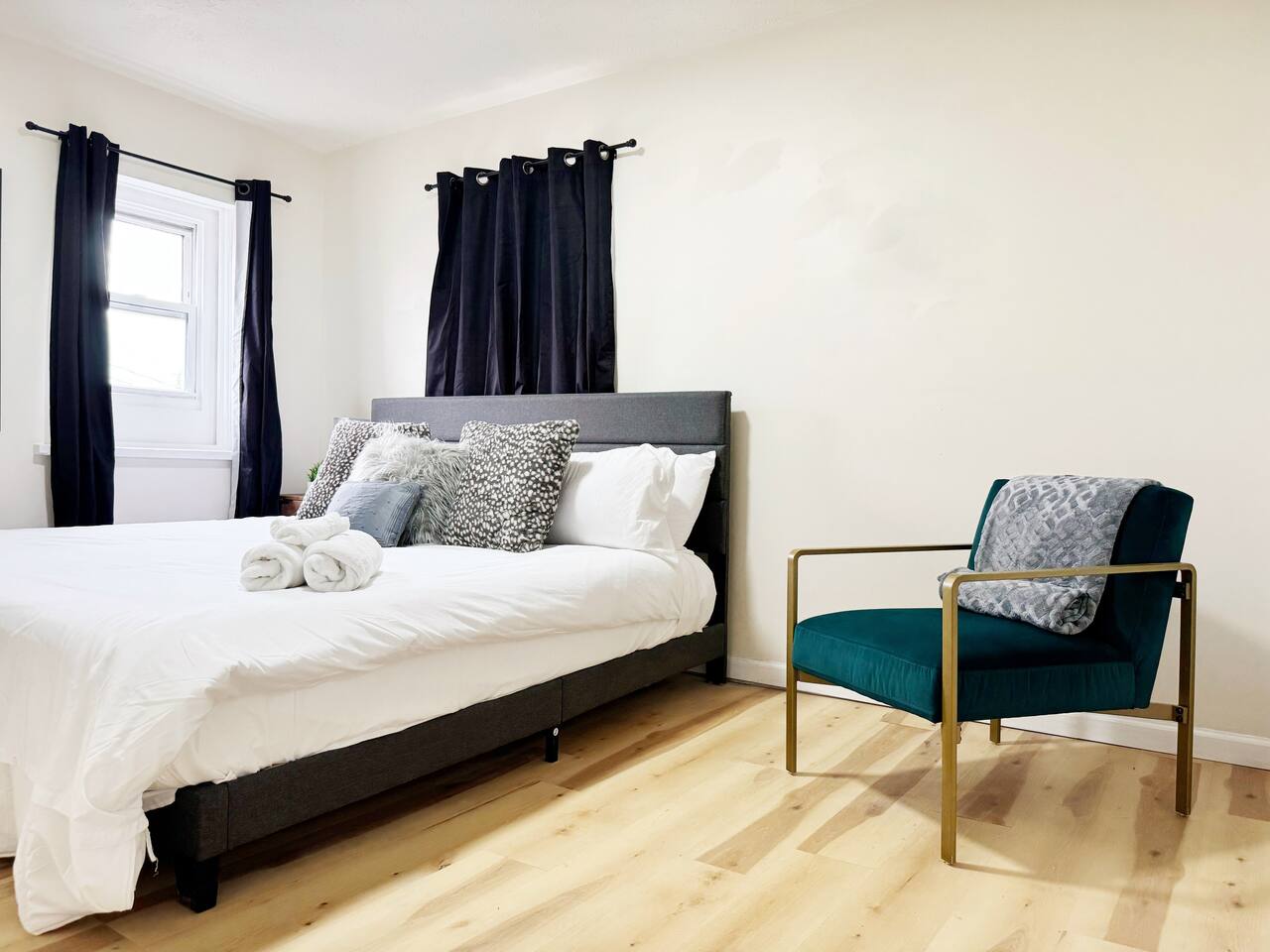 The Cardinal 810 D | 3BD/1BA Centrally Located Apt