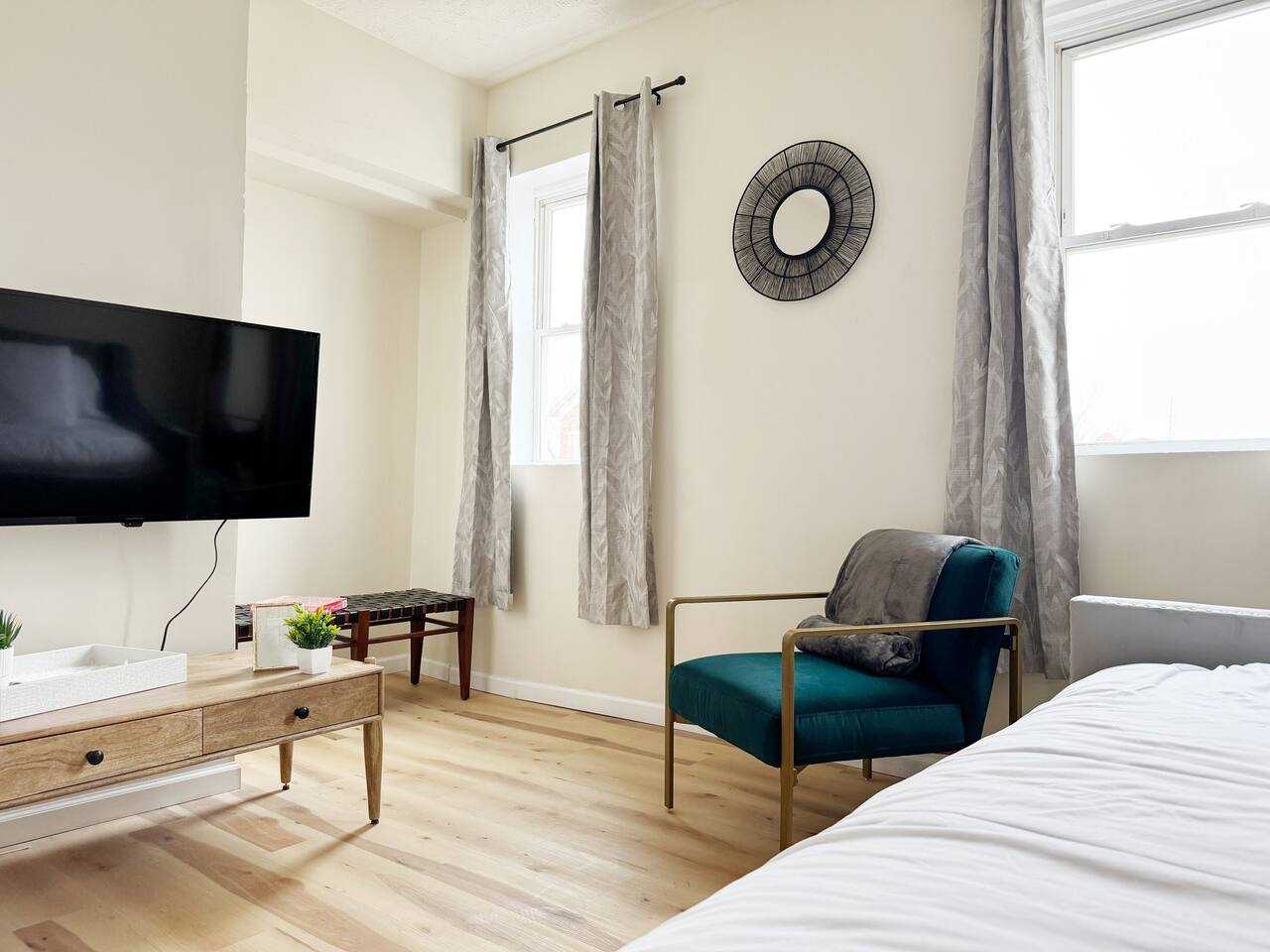 The Cardinal 810 D | 3BD/1BA Centrally Located Apt