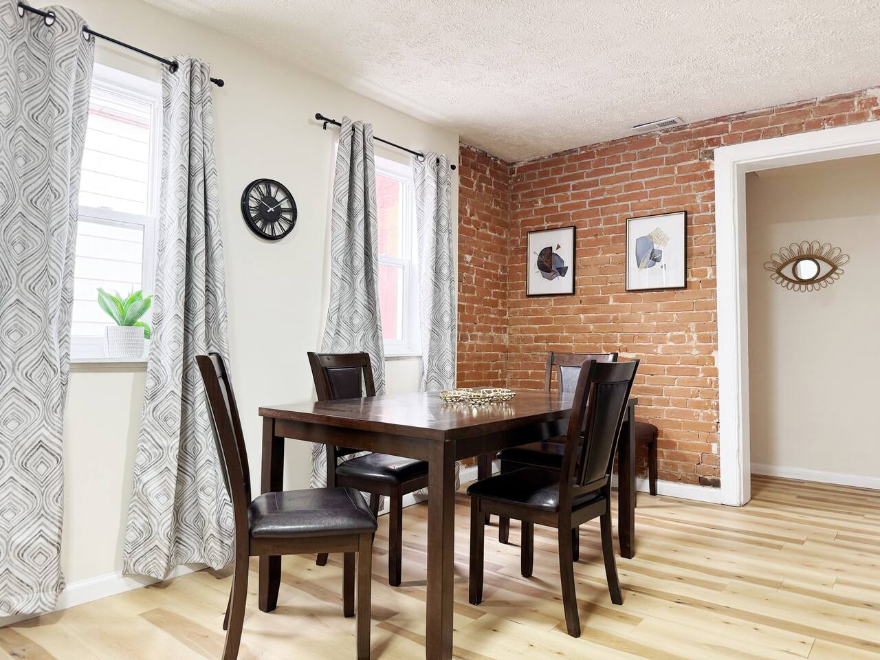 The Cardinal 810 D | 3BD/1BA Centrally Located Apt