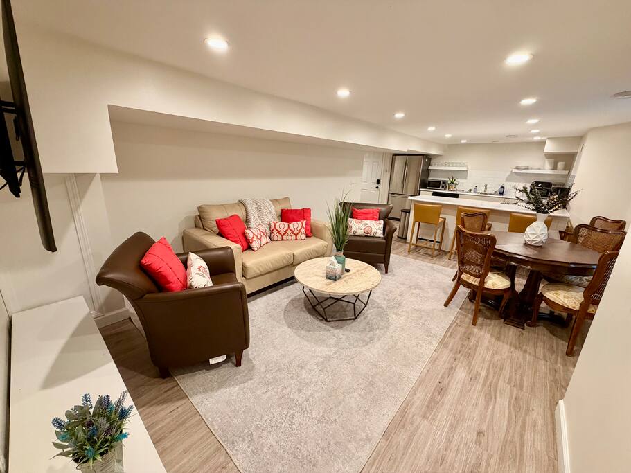 Heart of Linden Hills 2bd 1 ba steps to lake