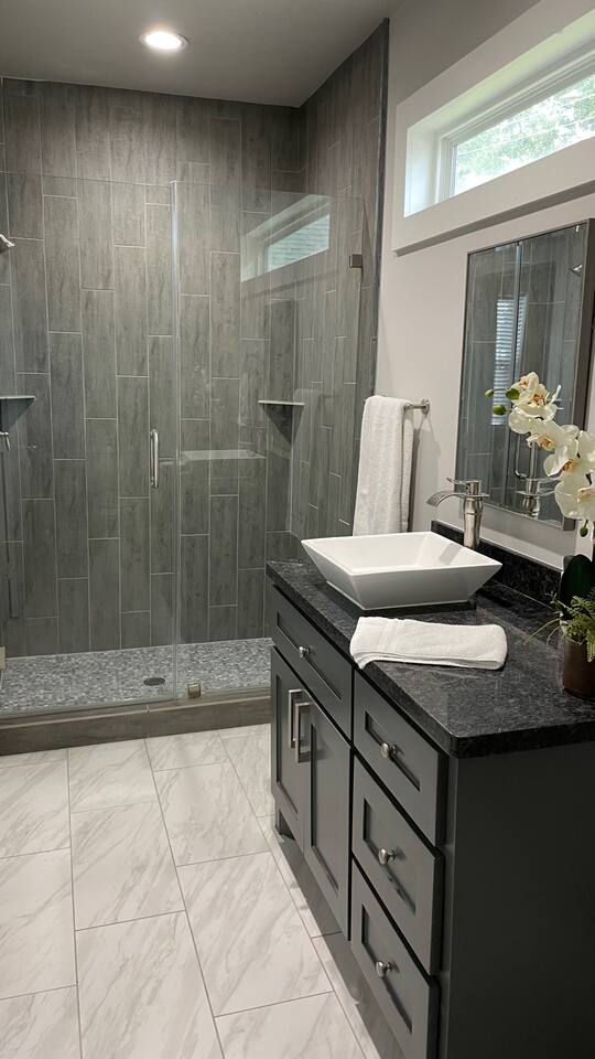 Extended Stay - Corporate Retreat - Luxury Bath