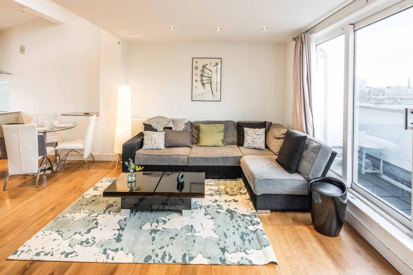 Bright duplex apartment!