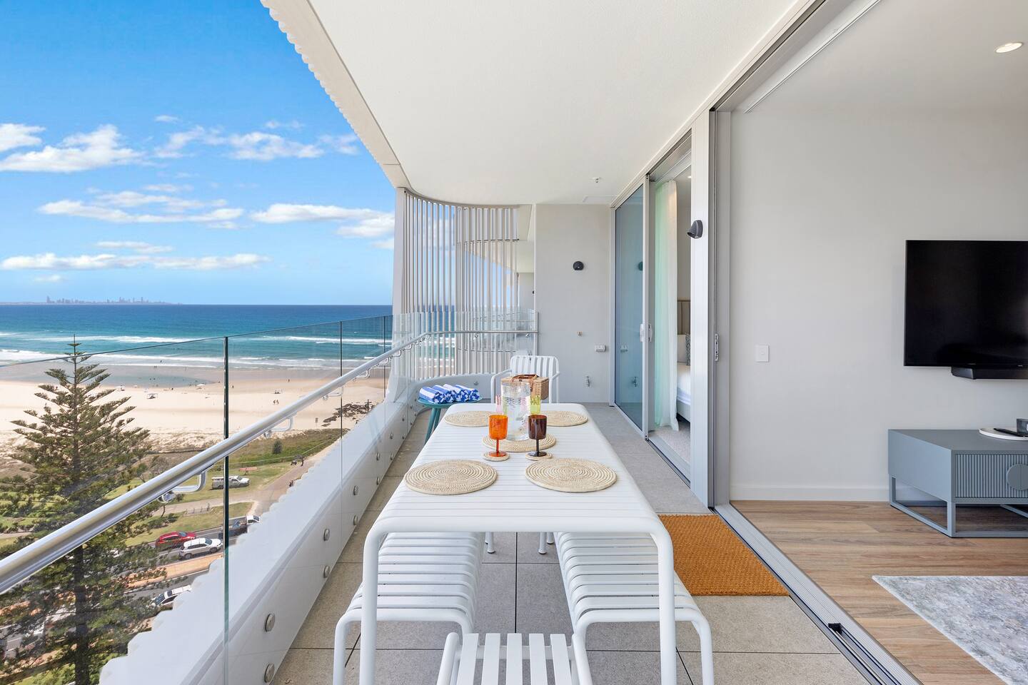 Oceanview 2BR/2BA in The Miles Residences, Kirra
