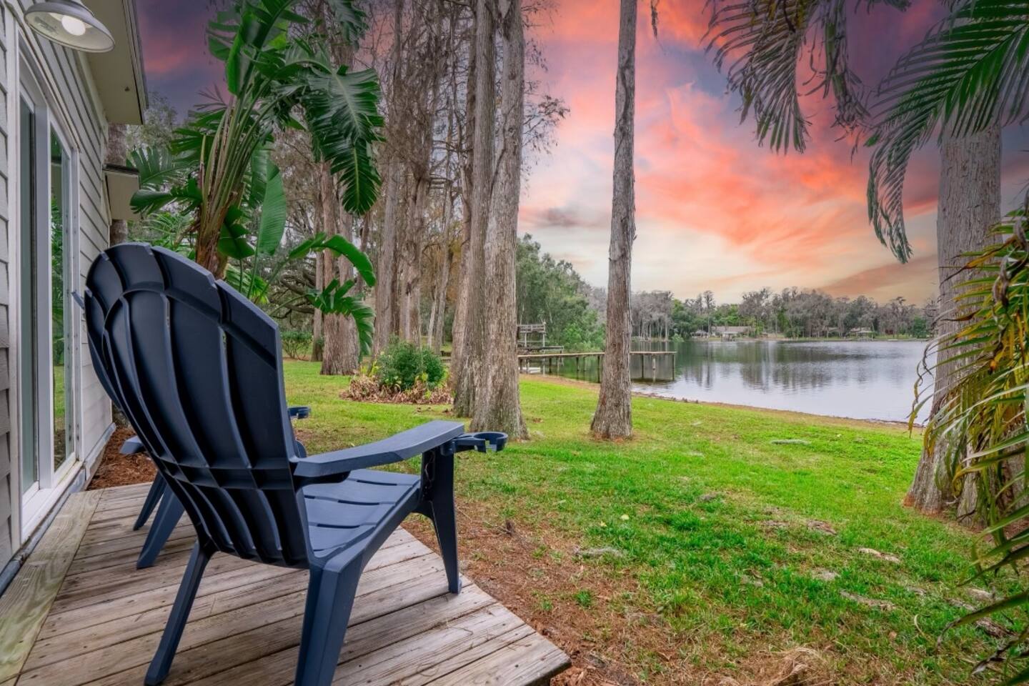 Lakefront Studio | Cozy | Stunning Views